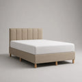 Cadre de lit rembourré en tissu beige et bois avec tête de lit, couchage 160 × 200 cm